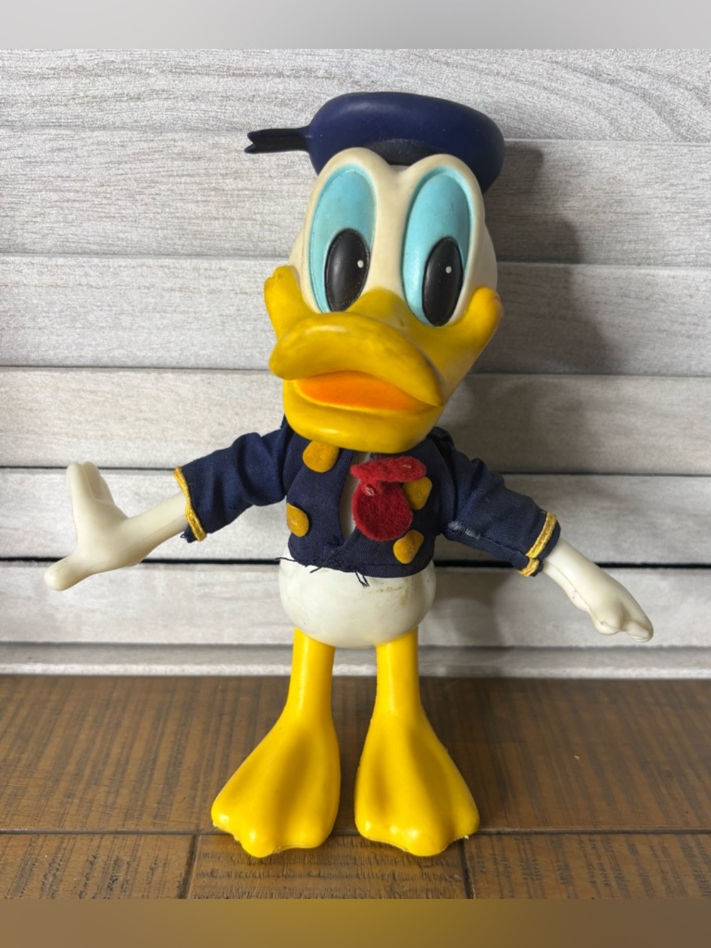 Vintage 1970s Donald Duck Dakin & Co. Disney Fun Farm Figure 8"
